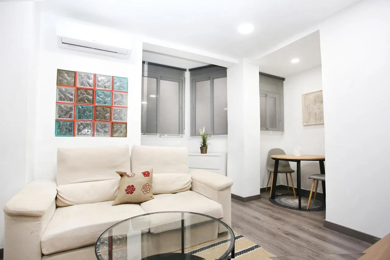 Apartamento En Calle Mendoza - Zona Huelin & 300 Mts De La Playa Apartment Malaga Spain