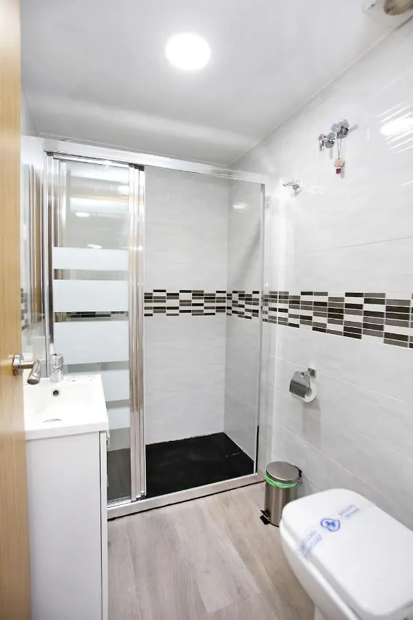Apartamento En Calle Mendoza - Zona Huelin & 300 Mts De La Playa Apartment Malaga