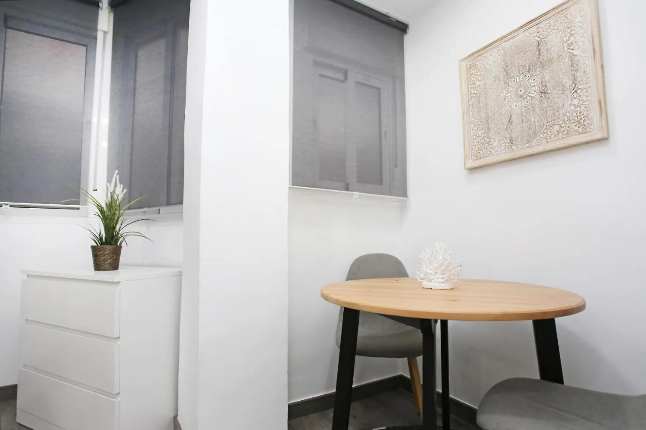 Apartamento En Calle Mendoza - Zona Huelin & 300 Mts De La Playa Apartment Malaga