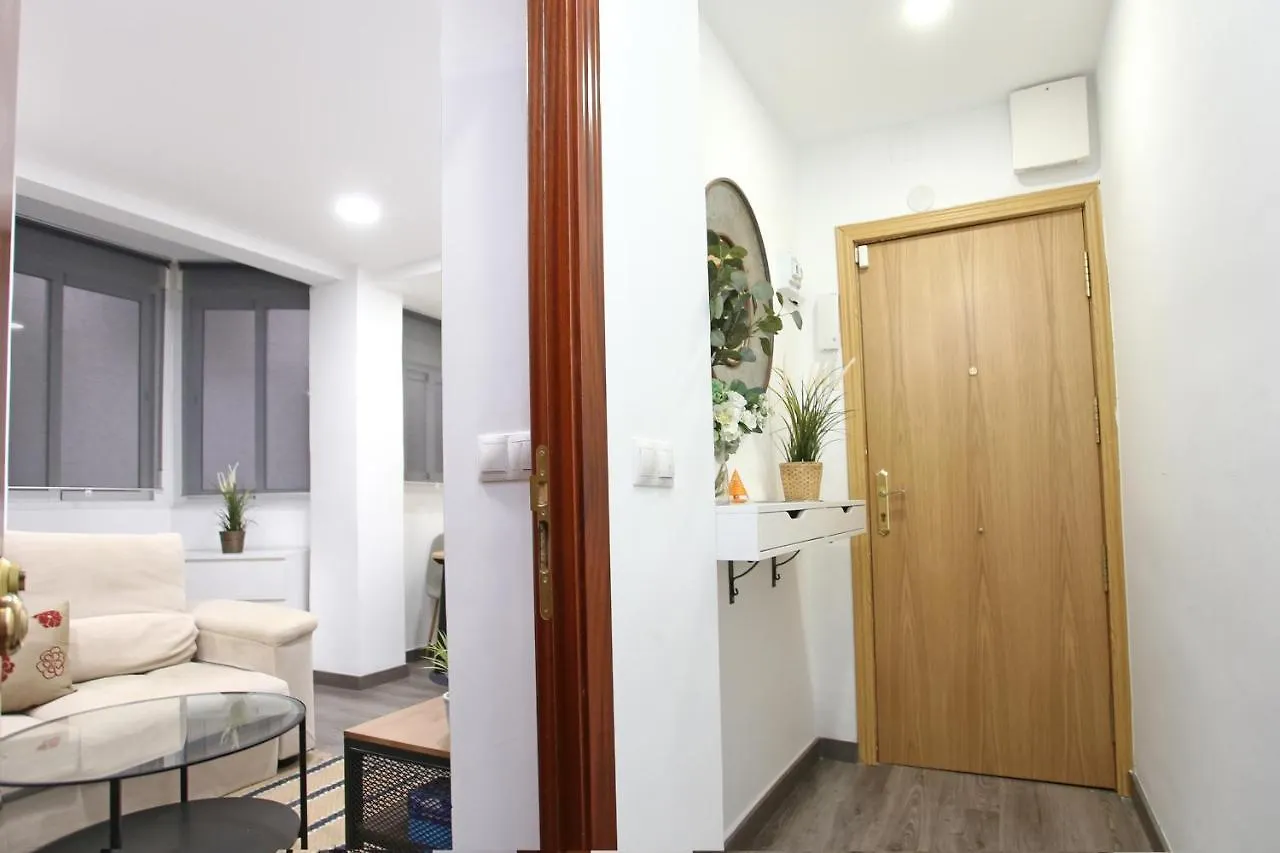 Apartamento En Calle Mendoza - Zona Huelin & 300 Mts De La Playa Apartment Malaga