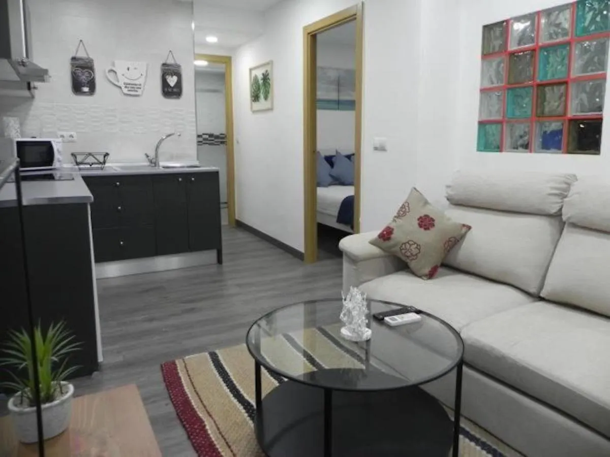 Apartamento En Calle Mendoza - Zona Huelin & 300 Mts De La Playa Apartment Malaga